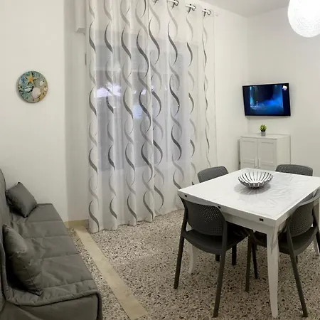 La Casa Dal Viale Al Mare Apartment *